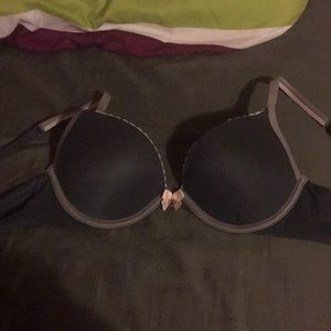 Victoria’s Secret body by Victoria. Push-up. 34B